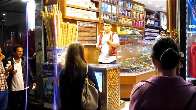 Звуки улицы Пера в Стамбуле