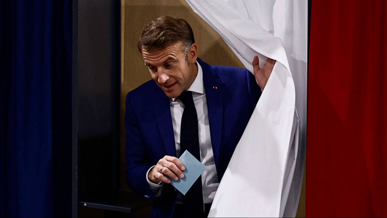 Вся страна против Макрона? Чем грозит Франции неутихающая политическая буря