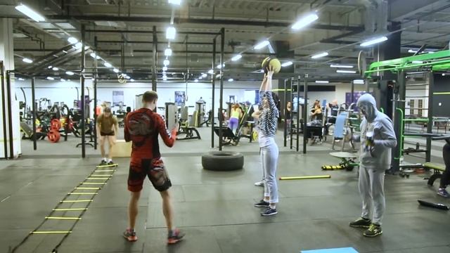 Мартынов Артём.  CrossFit. Спорт клуб "Кинг" .2016