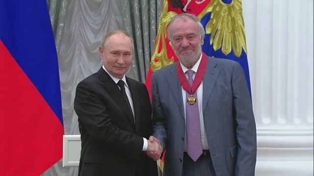 "Многое будет сделано!": Гергиев заверил Путина, что коллективы театров многое делают для России