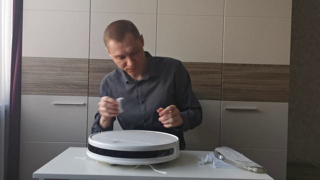 Распаковка и обзор робота-пылесоса  Xiaomi Mi Robot Vacuum-Mop Essential SKV4136GL