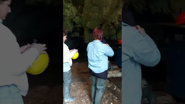 Начало экскурсии в Отапской пещере