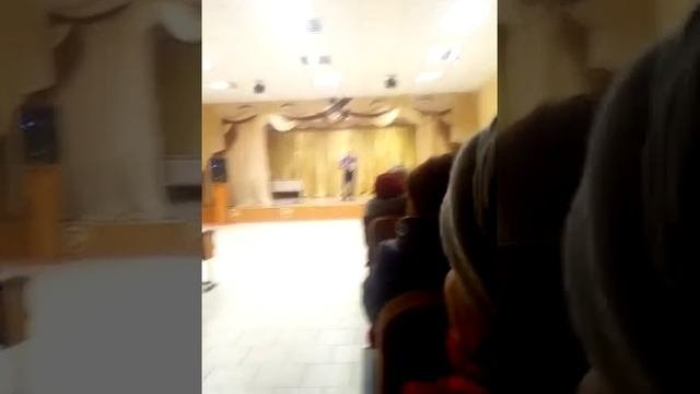 Я шагнул на корабль,а кораблик оказался из газеты вчерашней.Очень интересная песня со смыслом.