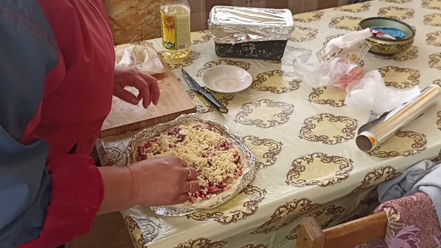 пицца хлеб и картошка в русской печи.