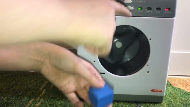 Crazy unbalanced Casdon toy washing machine falls apart!