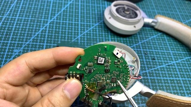 Beoplay H9i Bluetooth issues What components are inside BO Beoplay H9i?- repair and rework