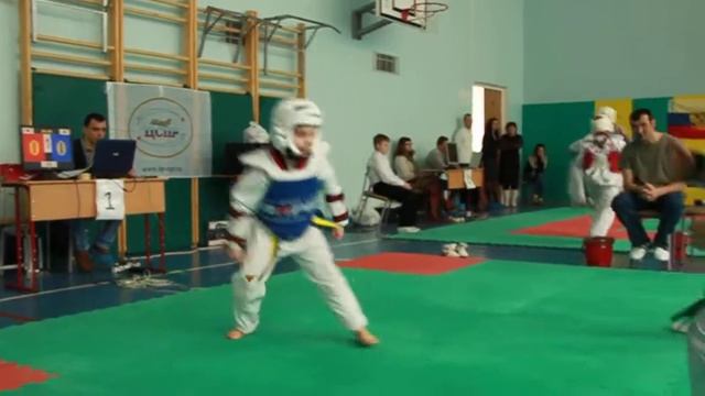 taekwondo Первый бой 1 раунд