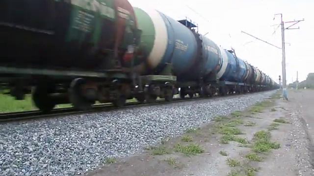 Электровоз ВЛ10-913 с нечётным грузовым поездом