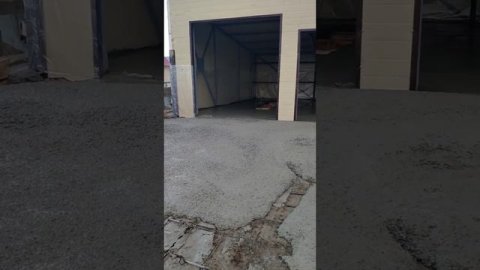 Фасадстроймонтаж Процесс заливки бетона отмостки и заезда в гараж