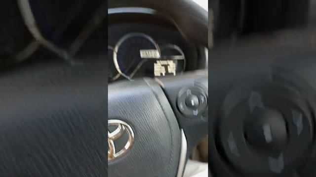 Toyota Yaris Ativ X engine start stop button