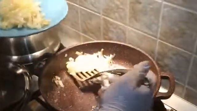 Говяжья печень в жаровне