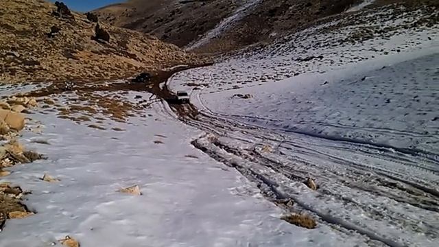 1989 nissan terrano 2.4  hill climb snow offroad part 1