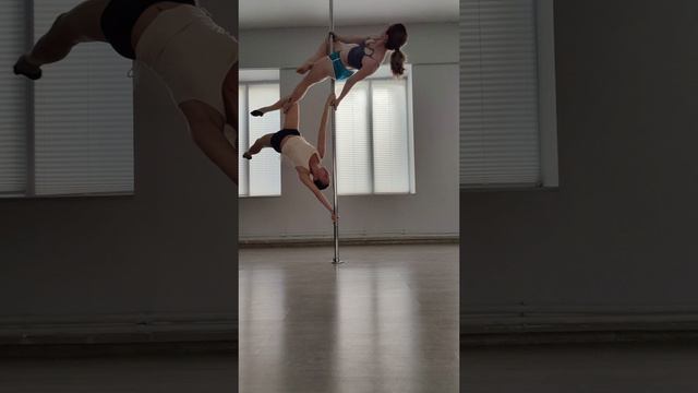 Pole dance duo 20240806