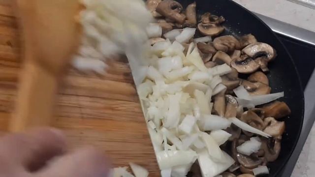 ШАМПИНЬОНЫ в белом соусе