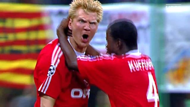 Bayern v Valencia: 2001 UEFA Champions League final highlights