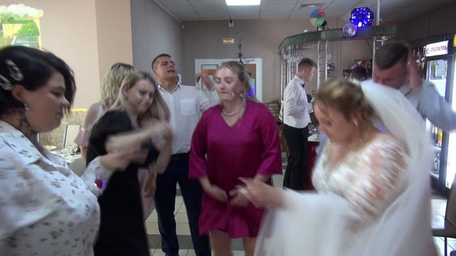 Танцевальный Battle на свадьбе