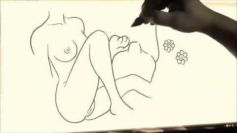 Художник из Вьетнама рисует картины вверх ногами!