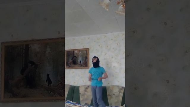 Как надо правильно делать кувырок вперёд. (сальто)