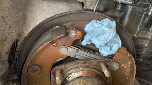 Overhauling the front brakes on my Citroen 2CV