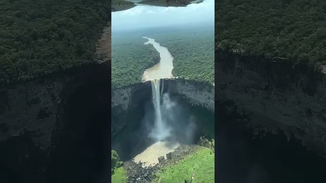 Kaieteur falls in Guyana, considered about 4 times larger than Niagara falls 🎥