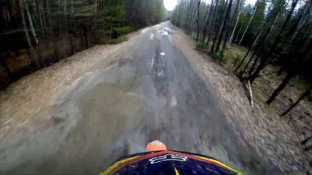 Как проехать более 20 луж и 1 раз обрызгаться...