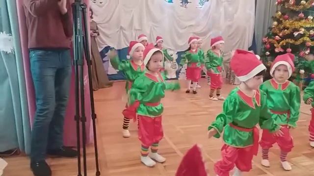Танец "Гномики"