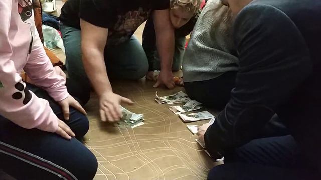 Как мы с подружками делили то, что наколядовали