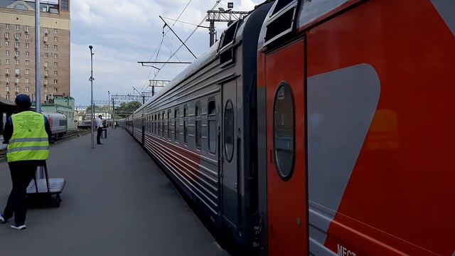 Прибытие ЭП20-052 с фирменным поездом №11Э сообщением Анапа-Москва