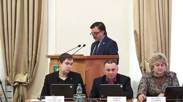 Глава Комсомольска Александр Жорник отчитался перед депутатами о своей работе