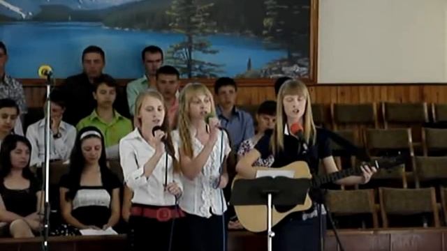 Пасху радостно встречаем