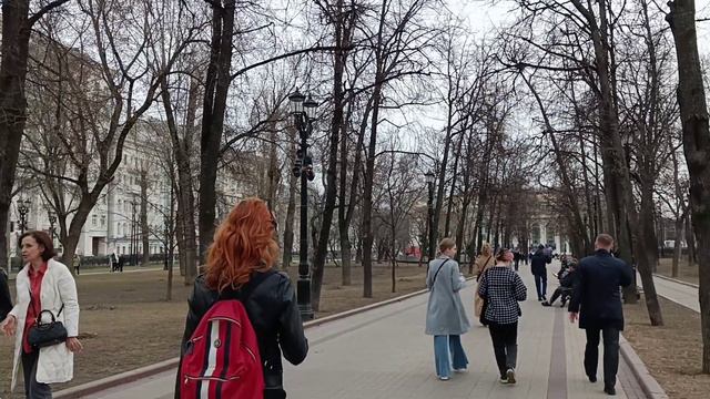 Москва, Чистопрудный бульвар, 08.04.2024. Приятный денёк для прогулки, погода замечательная.