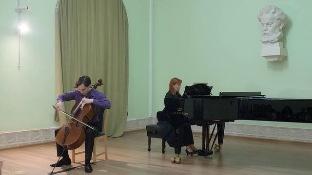 Фёдор Юрченко (виолончель)
Снежанна Суханова (фортепиано)