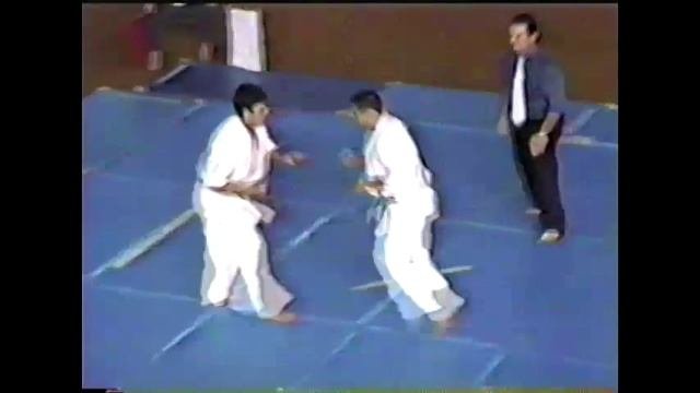 Abraham Torres - Semi final Sudamericano Kyokushin Karate IKO I 1997.