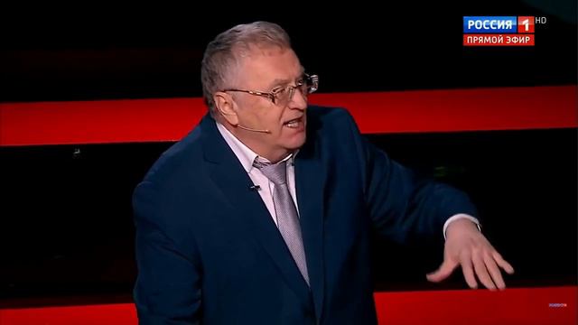 Бежит трамвай, под номером один.