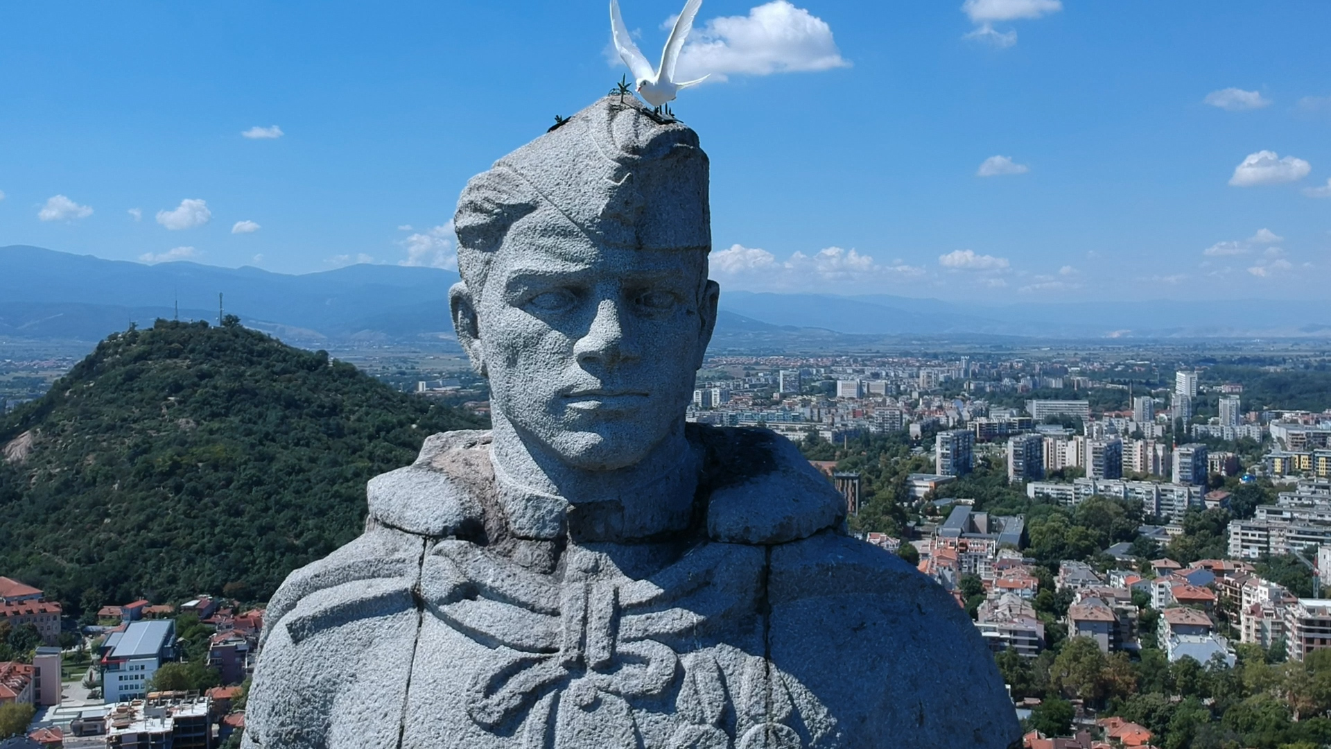 памятник в болгарии солдату