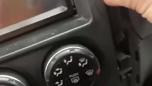 как снять #магнитолу Сузуки Лиана за 2 минуты