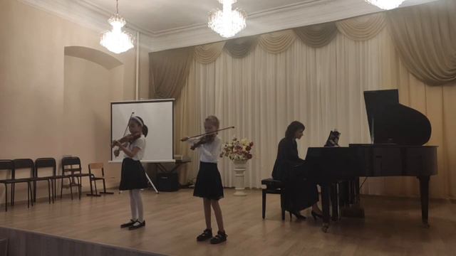 дуэт Тумалаева М, Непомнящая К.