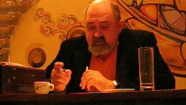 В. Богомяков в литкафе 5