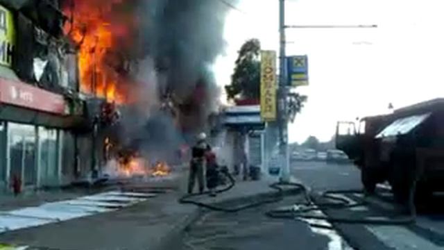 Пожар в торговом центр Донецк ул. Горная 12А 20.06.2013 часть1