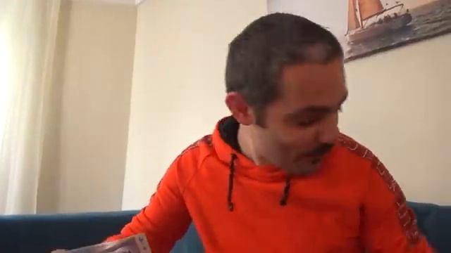 Yeni ışıkları yanan ambulans oyuncağımız geldi kaan arasa süprizimizi yaptık.