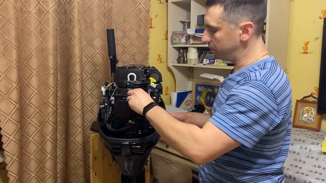 Распаковка мотора Tohatsu MFS9.9E 4 такта инжектор. Часть 2