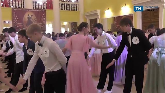 В Суворове прошел епархиальный бал православной молодежи