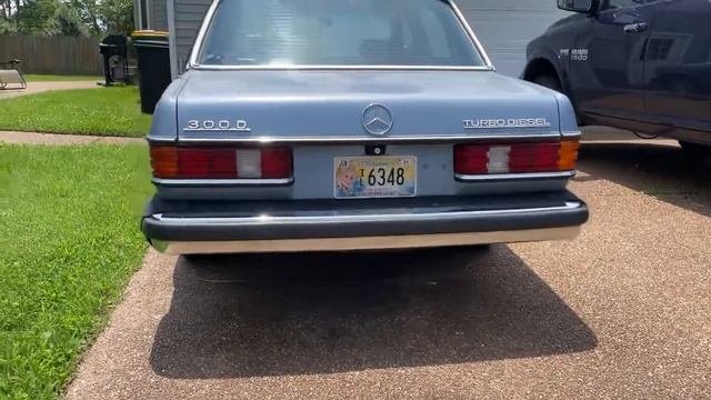 1985 Mercedes 300d startup and drive