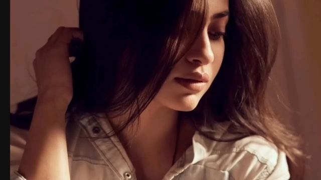 КЕЛІНШЕКТІҢ ЫҢҒАЙЫНА  КӨНІП,БҰЛЫҚСЫҒАН ДЕНЕСІНЕ КӨМІЛІП ҚАЛЫҚТАП БАРА ЖАТТЫ