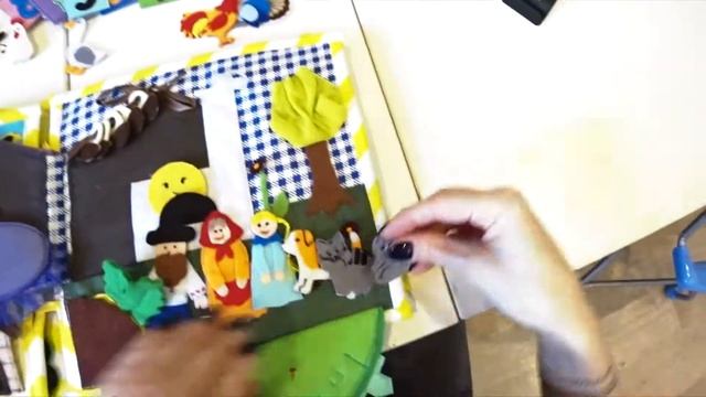 Развивающая книга из ткани и фетра