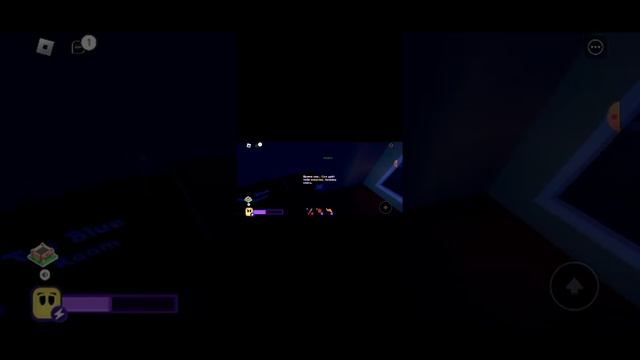играю в игру хорор в роблоксе очень популярноя