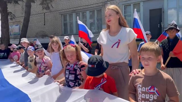 Жители Краснодарского края поздравили с Днем России своих побратимов из Донецка