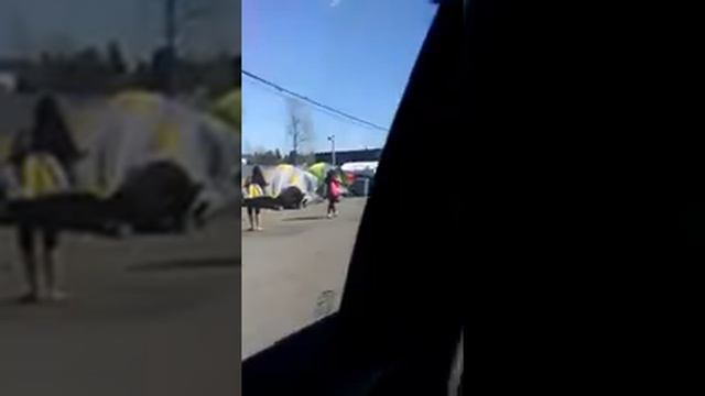 Бездомные на улицах городов Канады