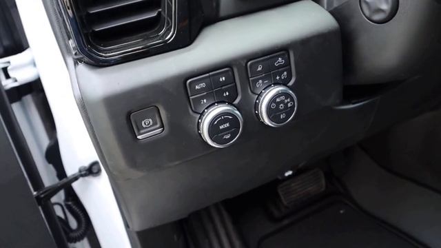 2022 GMC 1500 AT4 Vs 2022 Chevy 1500 Trail Boss: Is The AT4 $6,000 More Truck?