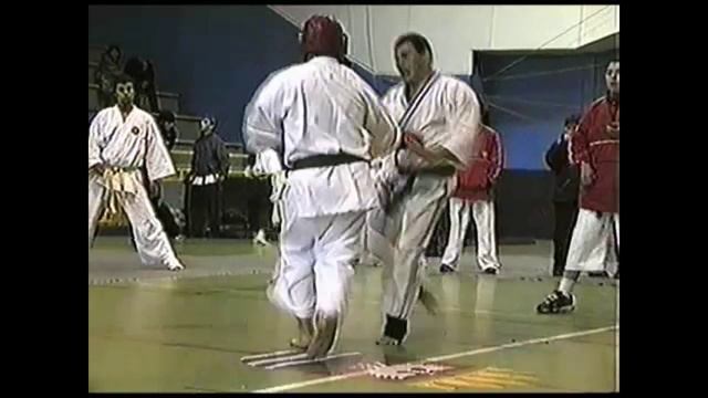 Kyokushin vs Shotokan KO